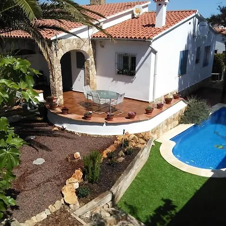 Delightful Close To The L'Escala