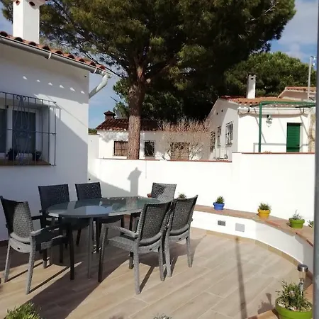 Delightful Close To The Holiday home L'Escala